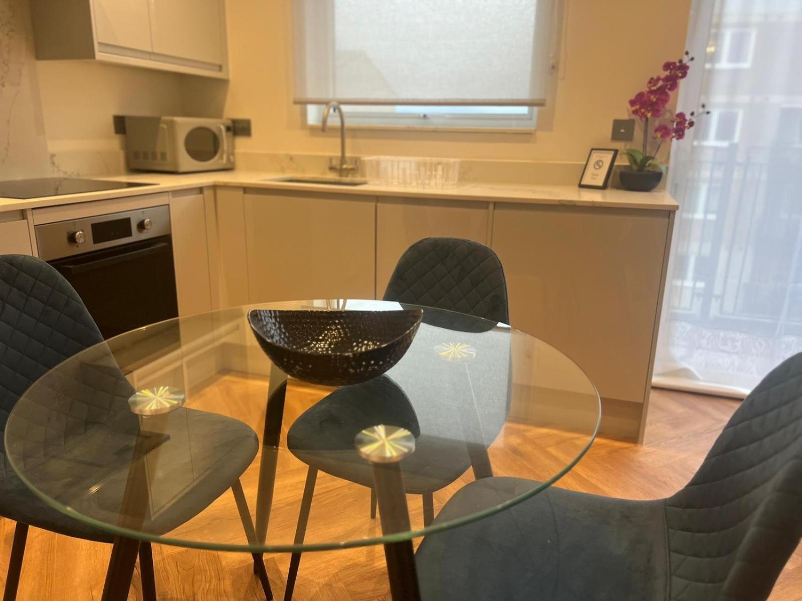 New 2 Bedroom Apartment Rickmansworth Town Centre Exteriör bild