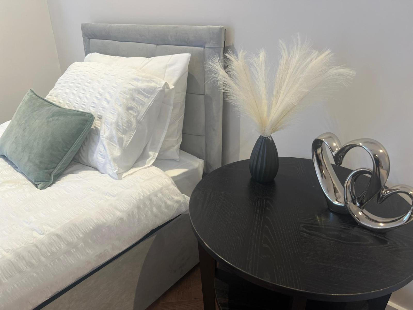 New 2 Bedroom Apartment Rickmansworth Town Centre Exteriör bild